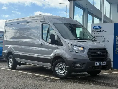 Usado Ford Transit 130 HP (95 kW) 2025 Cinzento Van