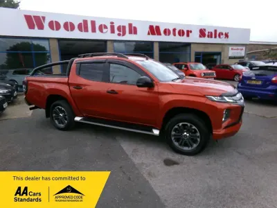 Used Mitsubishi L200 150 HP (110 kW) 2021 Orange Pickup