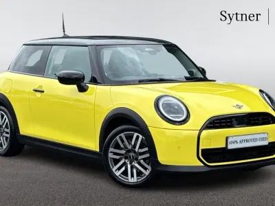 Used Mini Cooper Hatch 154 HP (113 kW) 2024 Yellow Hatchback