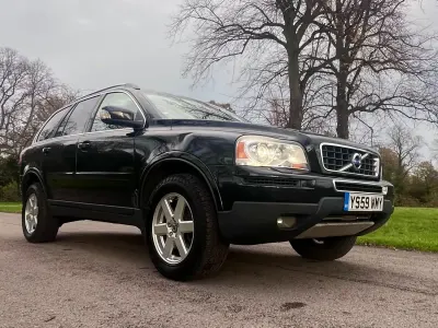 Usado Volvo XC90 182 HP (133 kW) 2010 Preto SUV