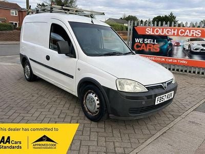 Used Vauxhall Combo 75 HP (55 kW) 2008 White MPV