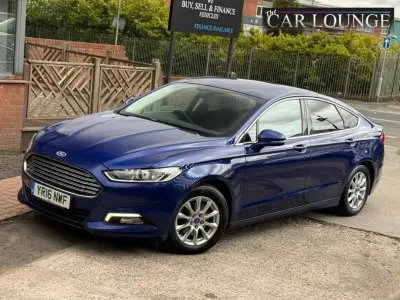Usado Ford Mondeo Zetec 120 CV (88 kW) 2016 Azul Utilitario