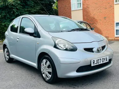 Used Toyota Aygo 67 HP (49 kW) 2007 Silver Hatchback
