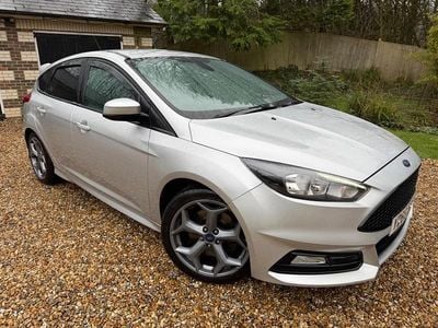 Used Ford Focus ST 250 HP (183 kW) 2015 Silver Hatchback