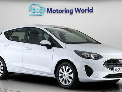 Usado Ford Fiesta Trend 101 HP (74 kW) 2022 Branco Citadino