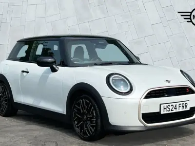 Used Mini Cooper S Hatch 201 HP (147 kW) 2024 White Hatchback