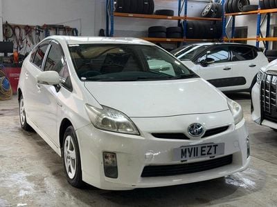 Used Toyota Prius 2025 White Hatchback