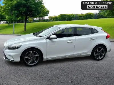 Usado Volvo V40 R-Design 2015 Blanco Utilitario
