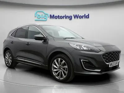 Usado Ford Kuga Vignale 190 HP (139 kW) 2023 Cinzento SUV