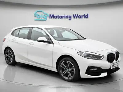Used BMW 118 Sport Line 136 HP (100 kW) 2022 White Hatchback
