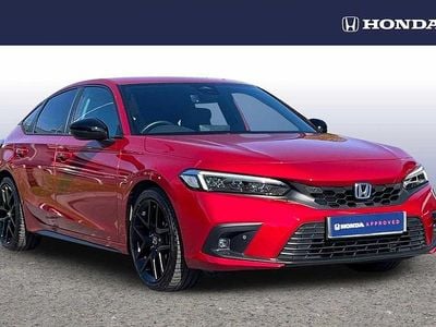 Begagnad Honda Civic Hybrid 143 HK (105 kW) 2024 Röd Halvkombi