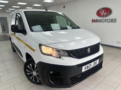 Second-hand Peugeot Partner 131 CP (96 kW) 2021 Alb Monovolum