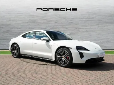 Usado Porsche Taycan 439 kW (598 CV) 2024 Blanco Berlina