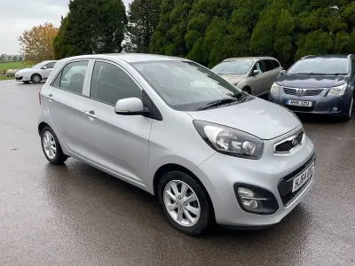 Used Kia Picanto 85 HP (62 kW) 2014 Silver Hatchback