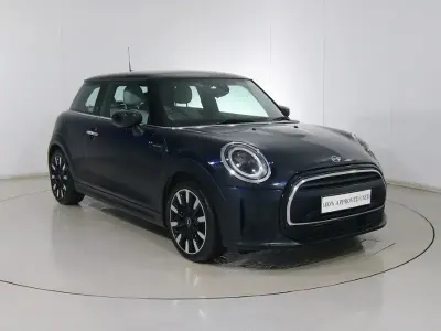 Usado Mini Cooper Exclusive 134 HP (98 kW) 2023 Preto Citadino