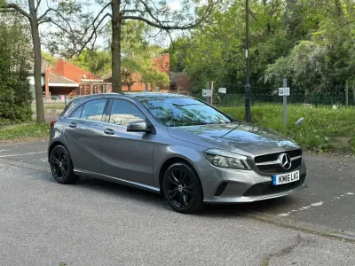 Begagnad Mercedes A180 Executive 2016 Grå Halvkombi