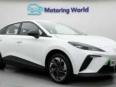 Used MG MG4 EV SE 319 kW (435 HP) 2023 White Hatchback