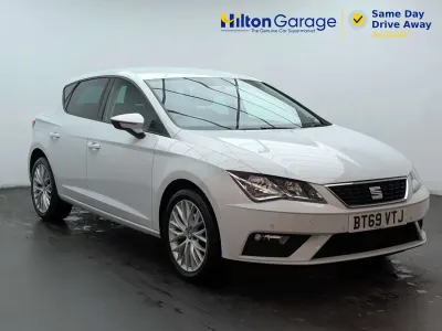 Used Seat Leon SE Dynamic 130 HP (95 kW) 2019 White Hatchback