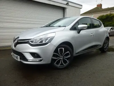 Used Renault Clio V Play 90 HP (66 kW) 2025 Silver Hatchback