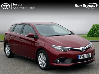 Used Toyota Auris Hybrid Business Edition 2017 Red Hatchback
