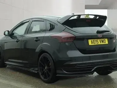 Usado Ford Focus ST 250 HP (183 kW) 2015 Preto Citadino