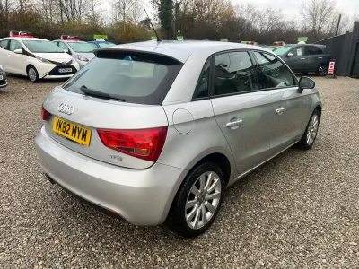 Usado Audi A1 Sportback Sport 122 HP (89 kW) 2012 Prateado Citadino
