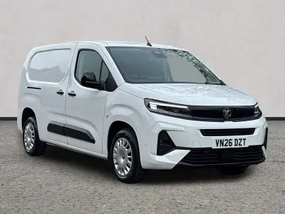 Nouă Vauxhall Combo 100 CP (73 kW) 2026 Alb Monovolum