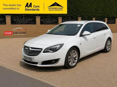 Used Vauxhall Insignia SRi 163 HP (119 kW) 2014 White Estate
