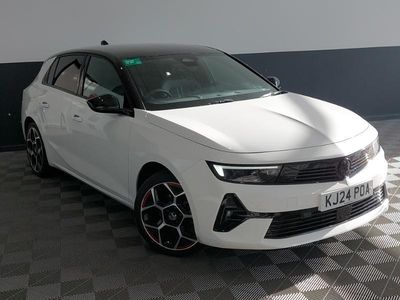 Used Vauxhall Astra 130 HP (95 kW) 2024 White Hatchback