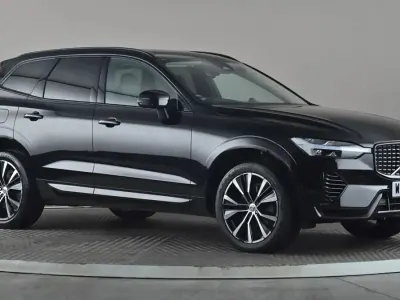 Usado Volvo XC60 Ultimate 455 HP (334 kW) 2023 Preto SUV