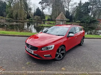 Used Volvo V60 R-Design 190 HP (139 kW) 2018 Red Estate