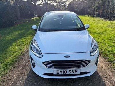 Used Ford Fiesta Zetec 100 HP (73 kW) 2018 White Hatchback