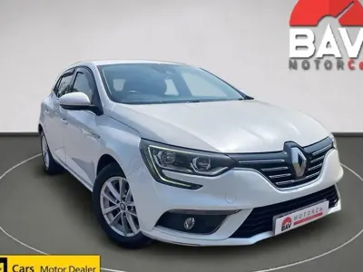 Used Renault Mégane IV Dynamique 2017 Arctic white Hatchback