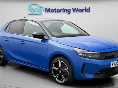 Second-hand Vauxhall Corsa Ultimate 101 CP (74 kW) 2025 Albastru Hatchback