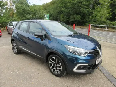 Used Renault Captur Dynamique 88 HP (64 kW) 2017 Blue SUV