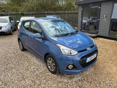 Usado Hyundai i10 Premium 67 HP (49 kW) 2015 Azul Citadino