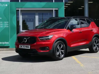 Used Volvo XC40 R-Design 163 HP (119 kW) 2020 Red SUV
