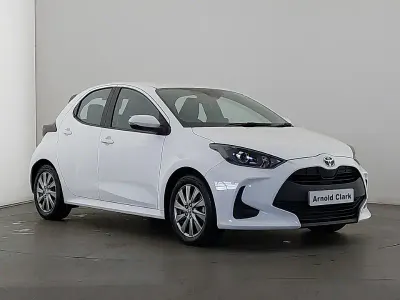 Used Toyota Yaris 116 HP (85 kW) 2023 White Hatchback