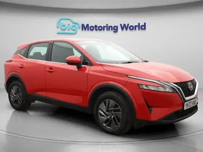 Usado Nissan Qashqai Acenta Premium 140 HP (102 kW) 2022 Vermelho SUV