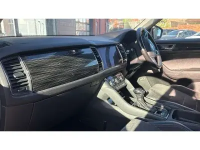 Usado Skoda Kodiaq SE L 150 CV (110 kW) 2018 Plateado SUV