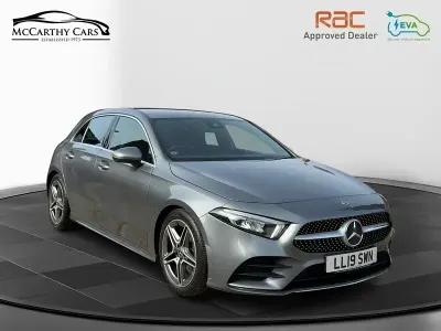 Usado Mercedes A220 AMG line 190 HP (139 kW) 2019 Cinzento Citadino
