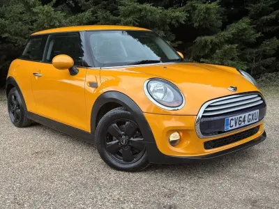 Usado Mini Cooper Hatch 136 CV (100 kW) 2014 Naranja Utilitario