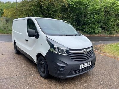 Second-hand Vauxhall Vivaro Sportive 125 CP (91 kW) 2019 Alb Monovolum