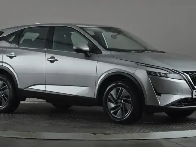 Używany Nissan Qashqai Acenta Premium 158 KM (116 kW) 2023 Srebrny SUV
