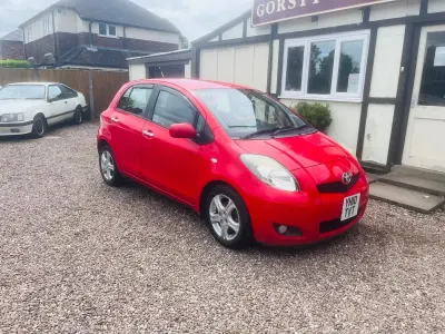 Used Toyota Yaris 2010 Red Hatchback