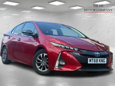 Used Toyota Prius Business Edition 122 HP (89 kW) 2018 Red Hatchback