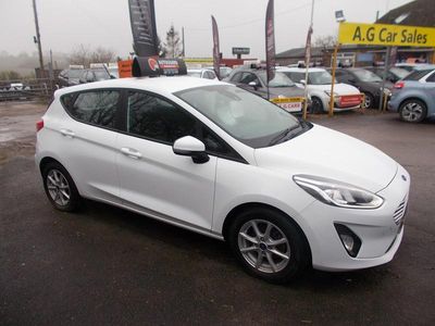 Used Ford Fiesta Zetec 70 HP (51 kW) 2018 White Hatchback