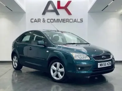 Usado Ford Focus Zetec 2006 Verde Utilitario