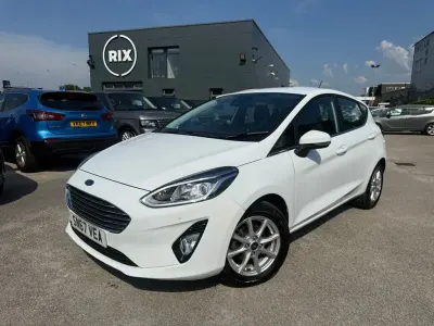 Used Ford Fiesta Zetec 85 HP (62 kW) 2017 White Hatchback