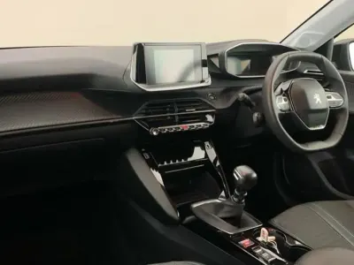 Second-hand Peugeot 208 Allure Premium 99 CP (72 kW) 2022 Roșu Hatchback